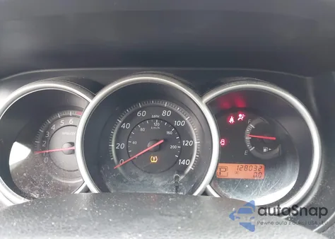 2011 Nissan Versa 1.8S z USA, uszkodzony, nr VIN 3N1BC1CP5BL433319